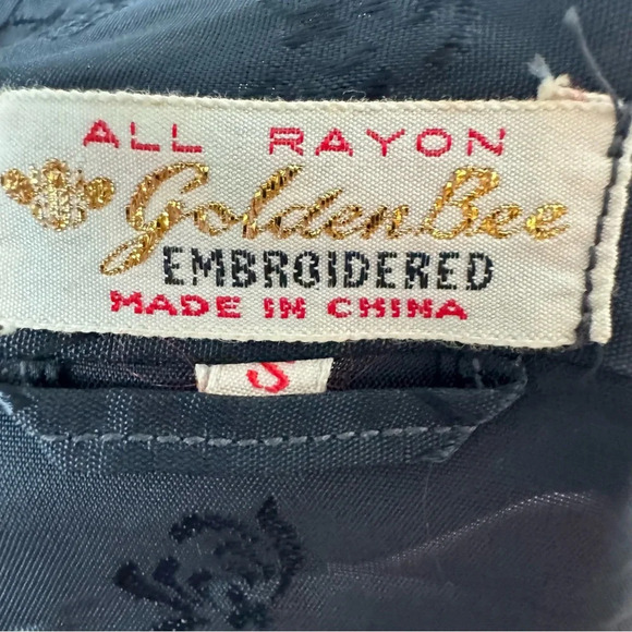 Vintage Golden Bee Black Rayon Robe Kimono w/ Bonsai Willow Pagoda Embroidery sm - Picture 6 of 6